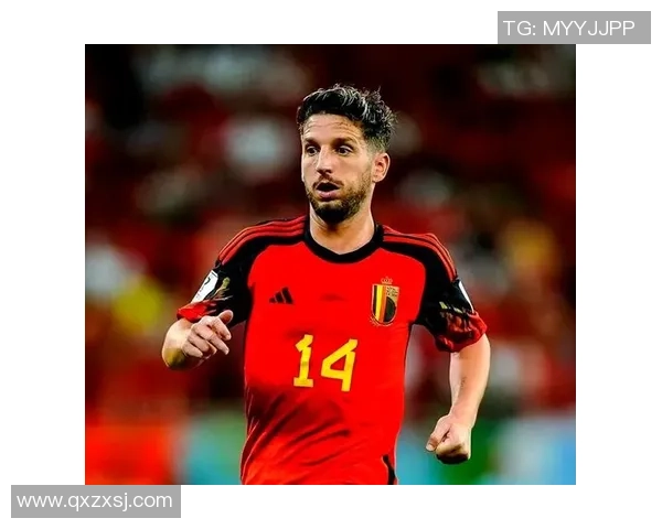 足球巨星辉煌历程图解 从传奇起点到世界巅峰的历史背影