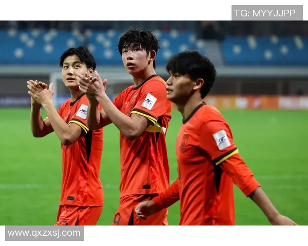 足球明星携手新年广告展现拼搏精神点燃2025希望之火